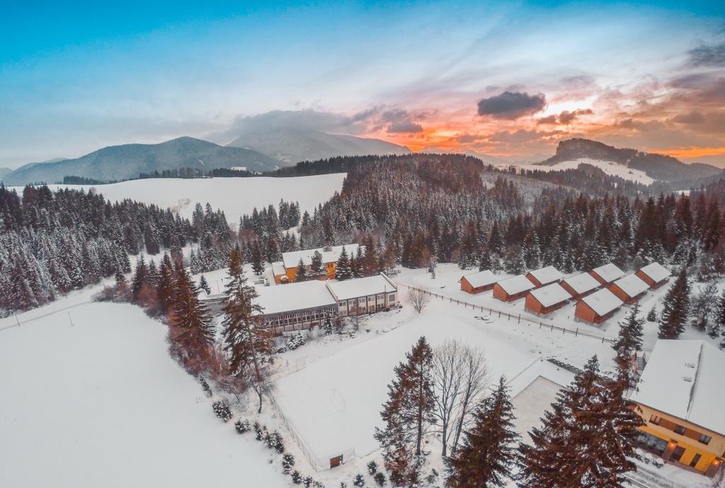 Holiday Park Orava Bungalows Долни Кубин Екстериор снимка